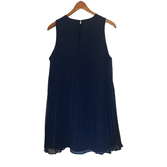 BB Dakota Sleeveless‎ Pleated Navy Swing Mini Dress Size S - Picture 3 of 5